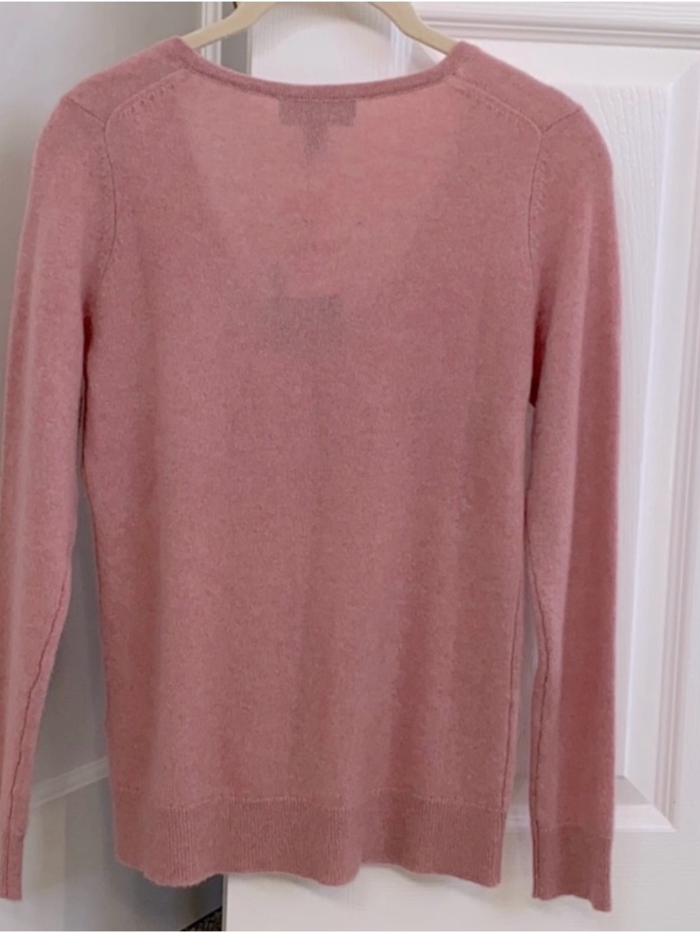 100% Cashmere Pink V-Neck Sweater | Soft Luxe Knit Charter Club - Picture 4 of 4